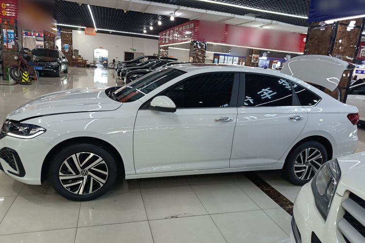 大众 朗逸 2024款 1.5L 自动星空五百万版车身外观4