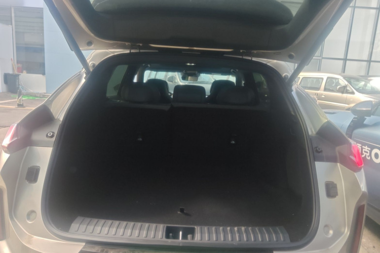 领克08 EM-P 2023款 120km 长续航Halo局部细节23