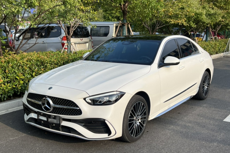 奔驰C级 2024款 C 260 L 运动版车身外观1