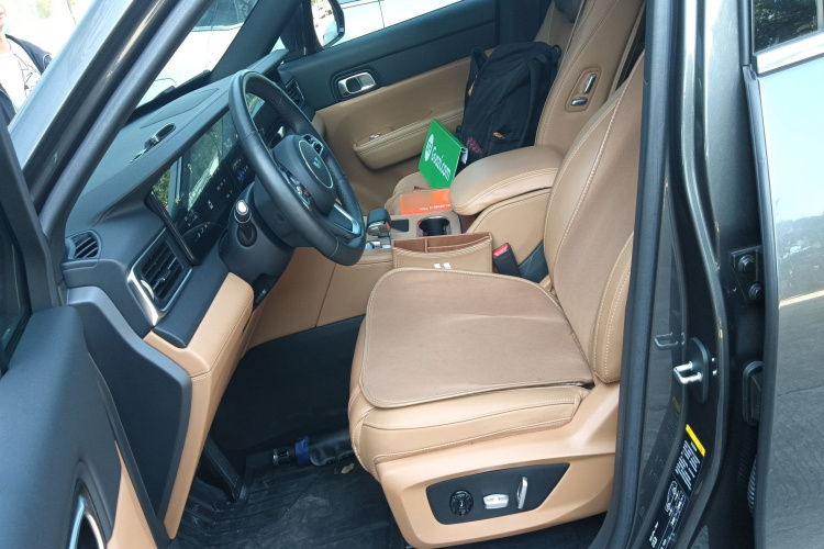 理想汽车 理想ONE 2021款 增程6座版局部细节19