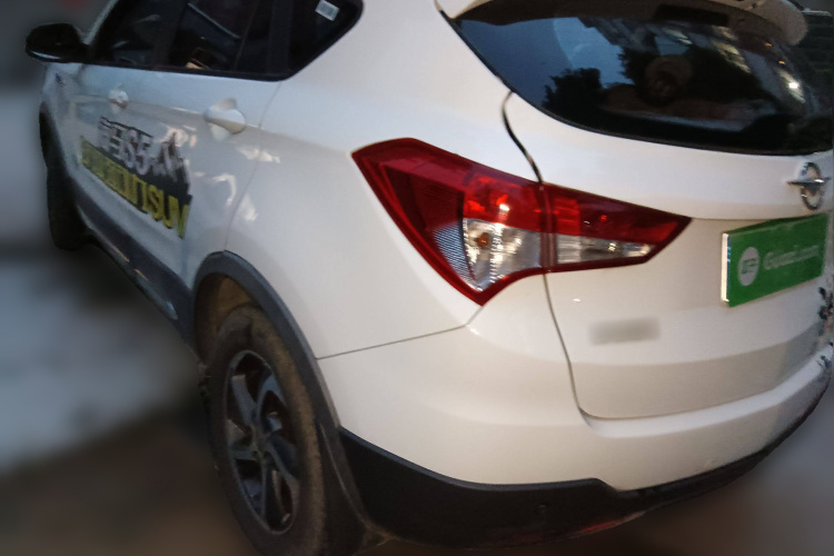 海马S5 2015款 1.6L 手动舒适型车身外观6003