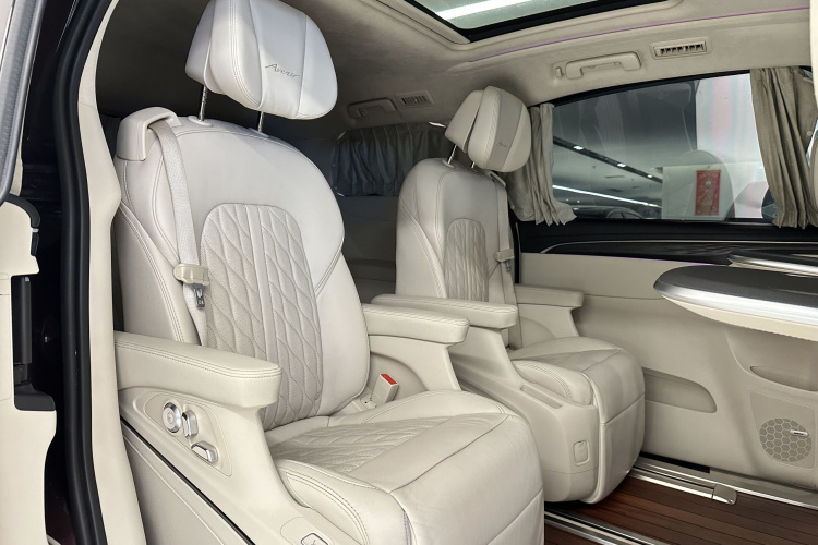 别克GL8 2020款 Avenir艾维亚 六座贤礼版中控内饰7001