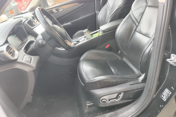 领克01 2017款 2.0T 两驱型Pro版中控内饰19