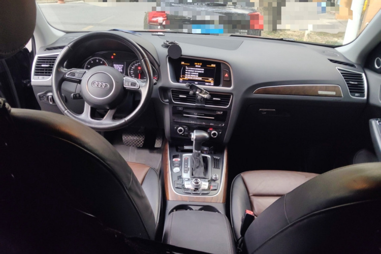 奥迪Q5 2016款 40 TFSI 舒适型中控内饰12