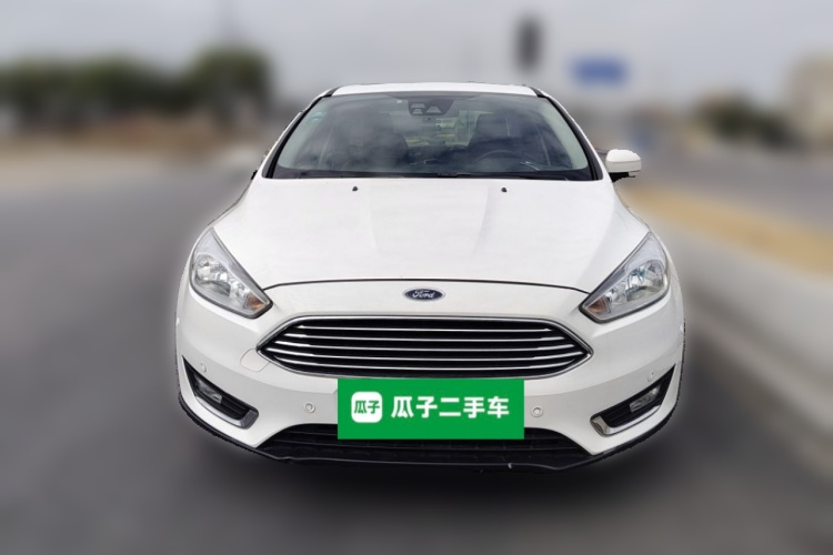 福特 福克斯 2017款 三厢 EcoBoost 180 自动旗舰型车身外观2