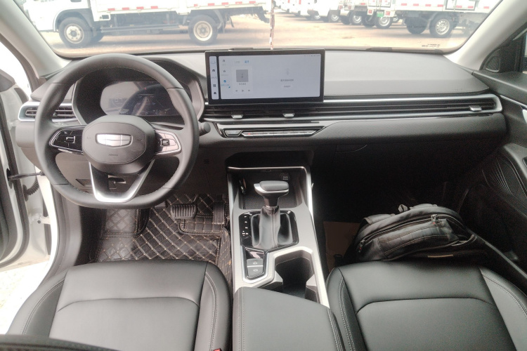 吉利汽车 帝豪 2025款 第4代 1.5L CVT尊贵型中控内饰12