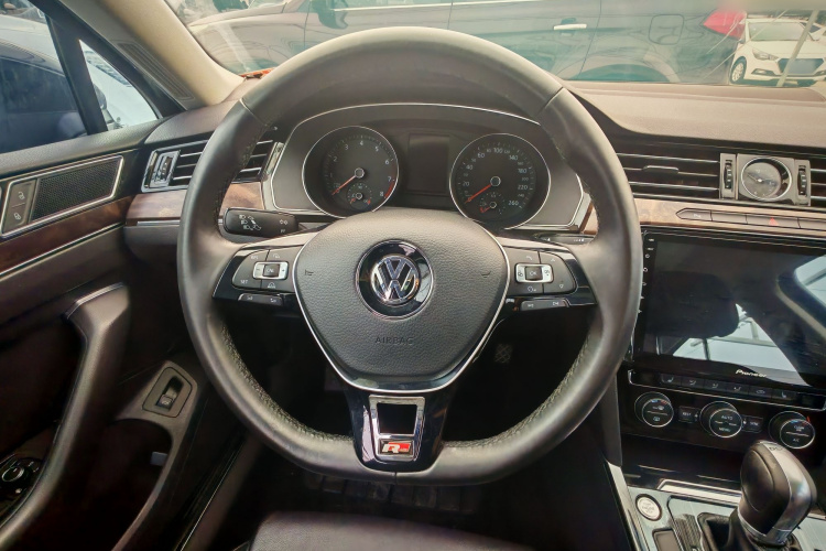 大众 迈腾 2018款 改款 330TSI DSG 豪华型中控内饰7002