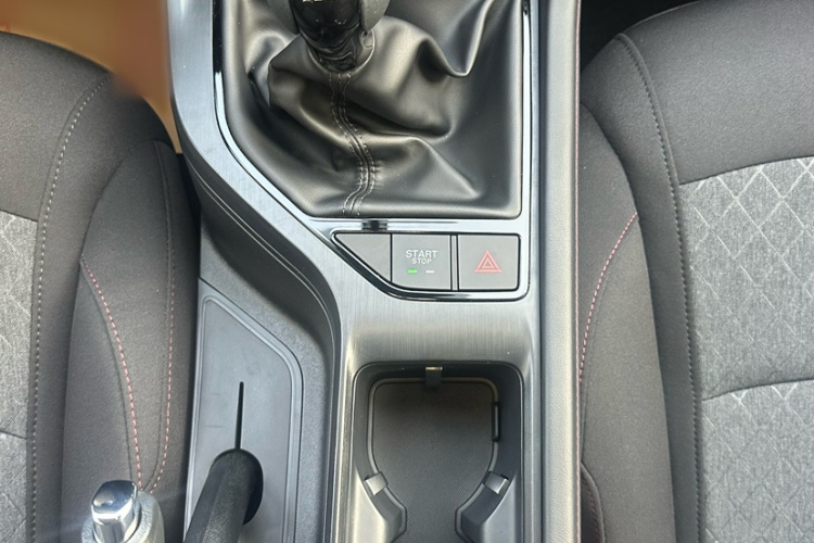 荣威i5 2023款 1.5L 手动舒享版局部细节18