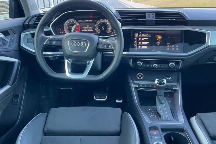 奥迪Q3 2023款 40 TFSI 时尚动感型局部细节13