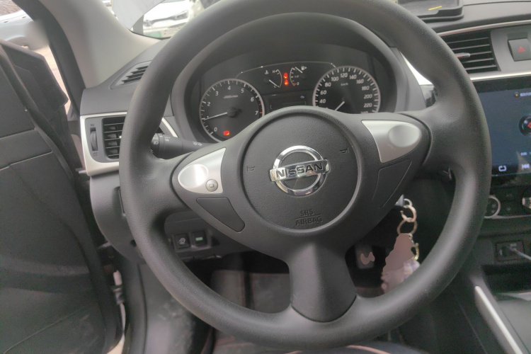 日产 轩逸 2024款 经典 1.6XE CVT舒适版中控内饰13