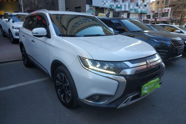 三菱 欧蓝德 2019款 2.4L 四驱致享版 7座 国V车身外观3