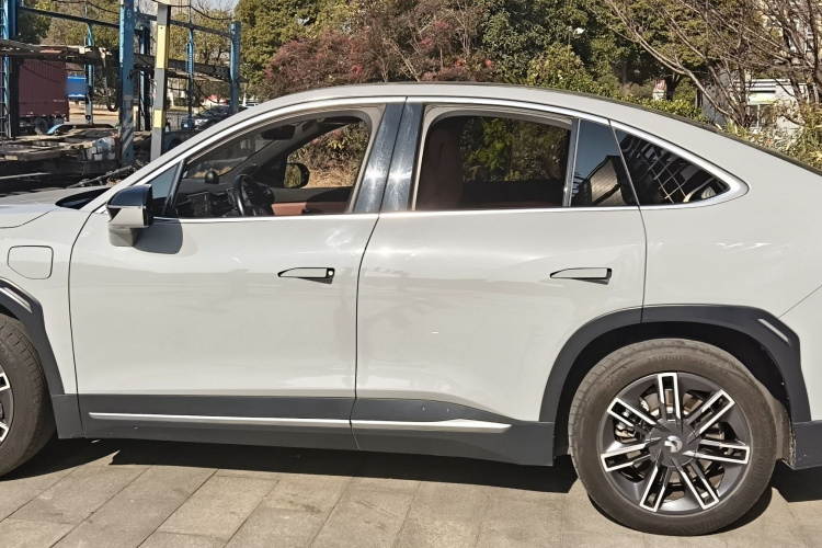 蔚来EC6 2020款 440KM 性能版车身外观4