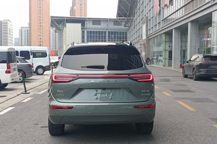 鸿蒙智行 问界M7 2024款 1.5T 智驾四驱Max版 5座车身外观6007