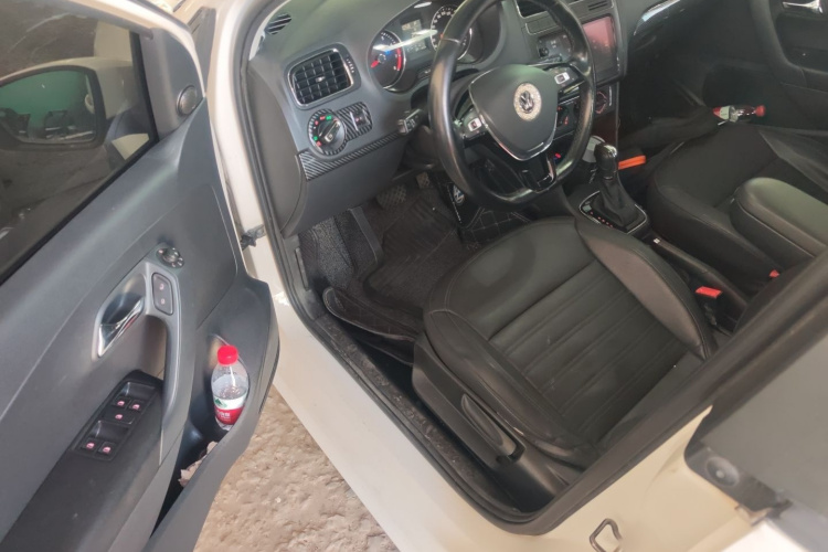 大众 Polo 2016款 1.6L 自动舒适型中控内饰7003