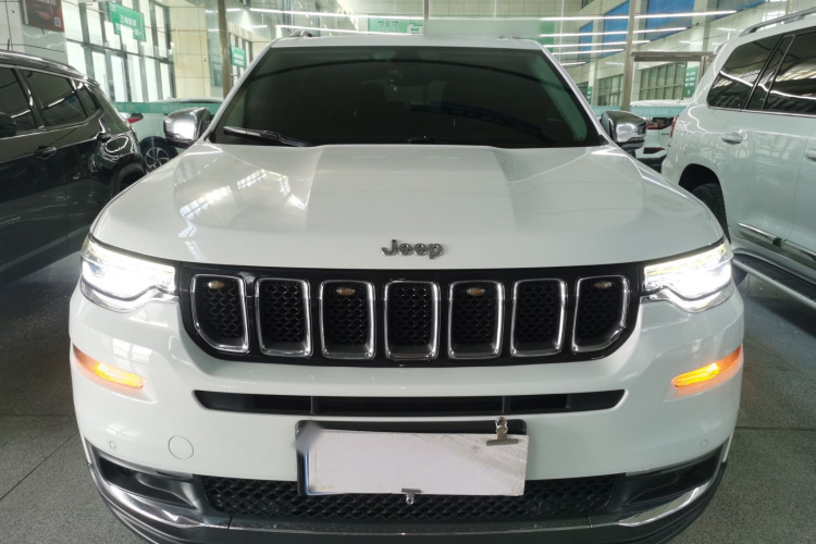 Jeep 大指挥官 2018款 2.0T 四驱悦享版 国V车身外观2