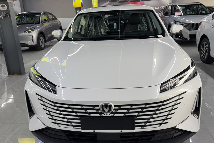 长安 逸动 2025款 蓝鲸 1.5T 500Bar尊贵型车身外观6001