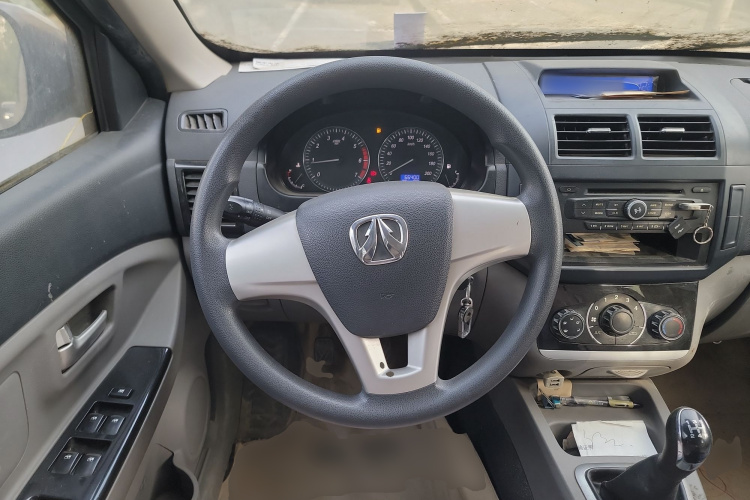 北汽威旺M20 2014款 1.5L实用型BJ415A中控内饰13