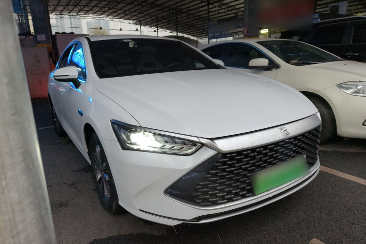 比亚迪 秦PLUS 2023款 冠军版 DM-i 55KM领先型车身外观3