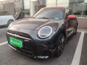 电动MINI COOPER 2024款 452km COOPER SE 赛车手