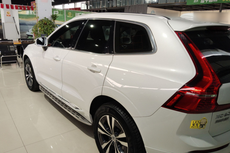 沃尔沃XC60 2022款 B5 四驱智逸豪华版车身外观4