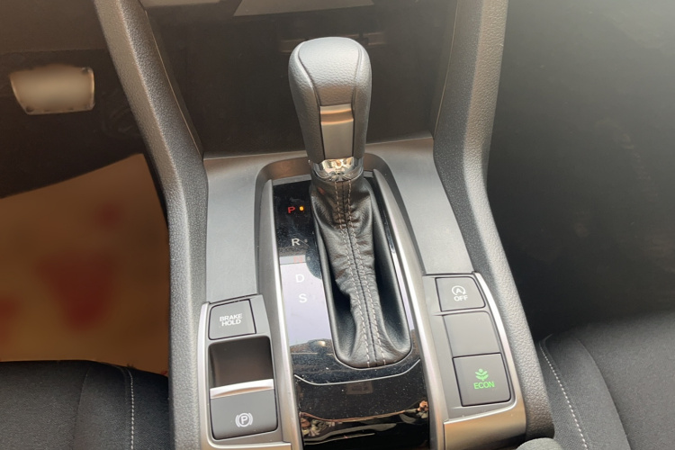 本田 思域 2021款 HATCHBACK 220TURBO CVT潮酷控局部细节18