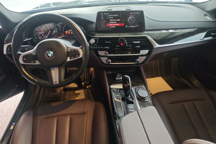 宝马5系 2019款 525Li M运动套装中控内饰12