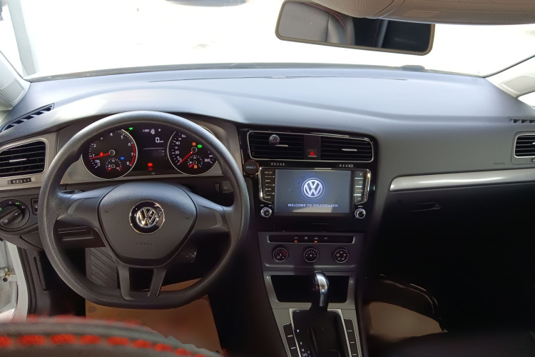 大众 高尔夫 2015款 1.6L 自动时尚型中控内饰7002