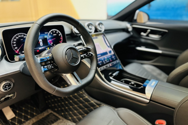 奔驰C级 2023款 改款 C 260 L 运动版中控内饰7005