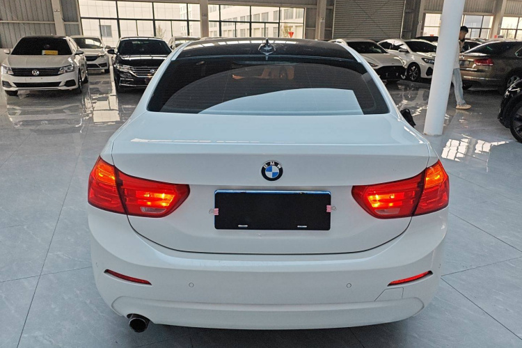 宝马1系 2017款 118i 时尚型车身外观6