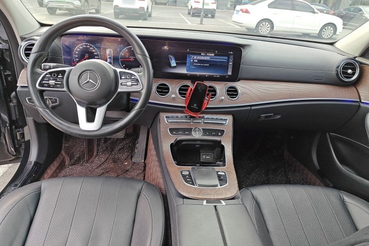 奔驰E级 2020款 E 300 L 时尚型中控内饰7002