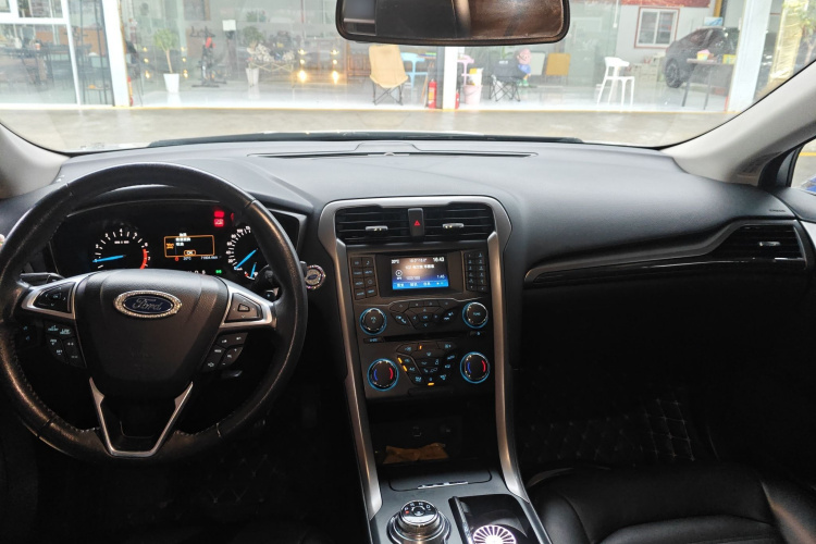 福特 蒙迪欧 2017款 EcoBoost 200 时尚型中控内饰12