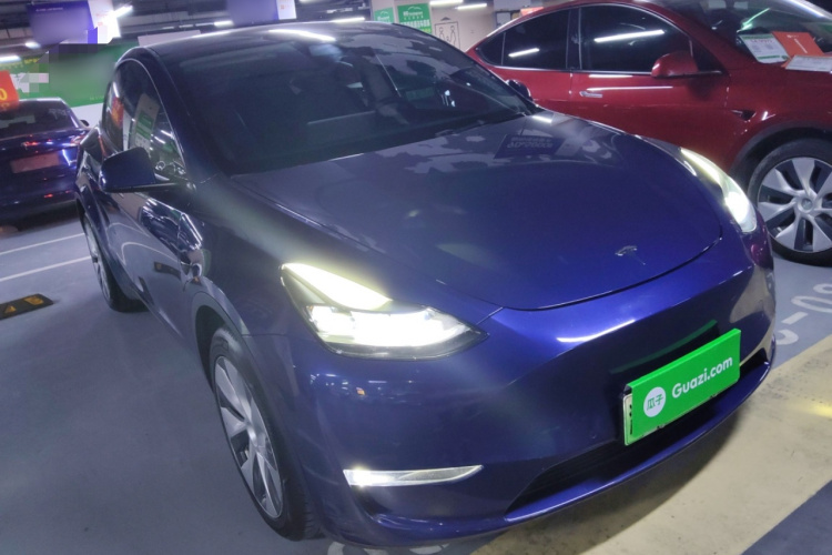 特斯拉 Model Y 2021款 标准续航后驱版车身外观3