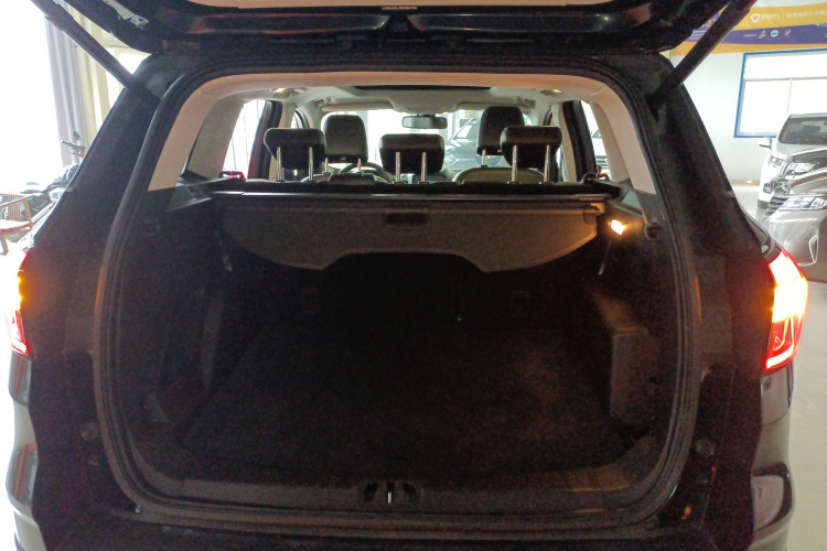 福特 翼虎 2018款 EcoBoost 180 两驱铂翼型机舱底盘23