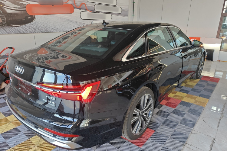 奥迪A6L 2025款 改款 45 TFSI quattro 臻选动感型车身外观7