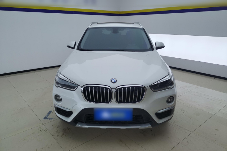宝马X1 2019款 xDrive20Li 尊享型车身外观2