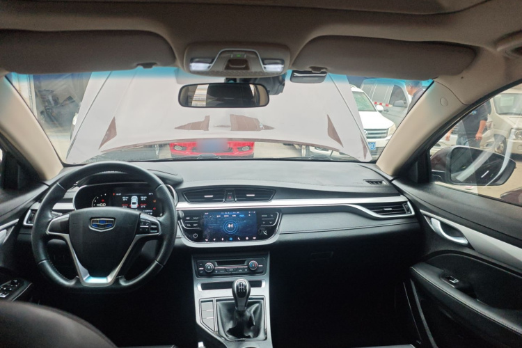 吉利汽车 帝豪 2018款 1.5L 手动向上互联版中控内饰7002