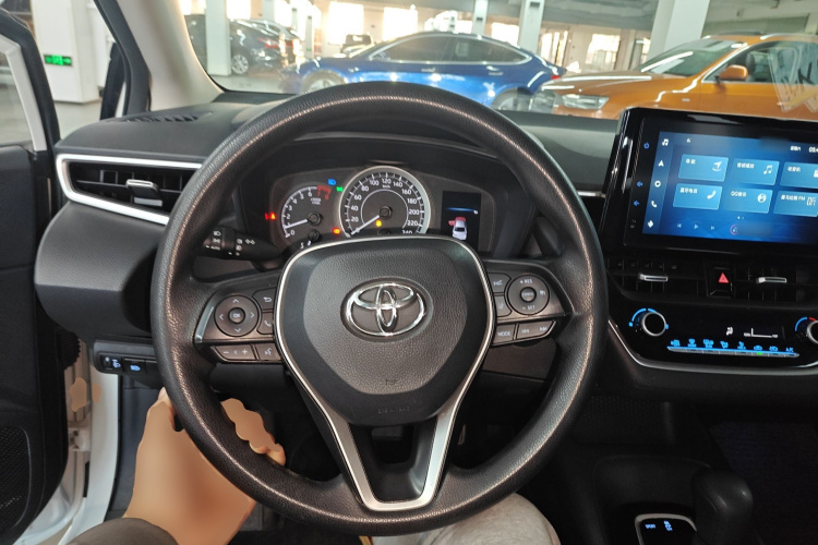 丰田 亚洲狮 2021款 2.0L 豪华版中控内饰13