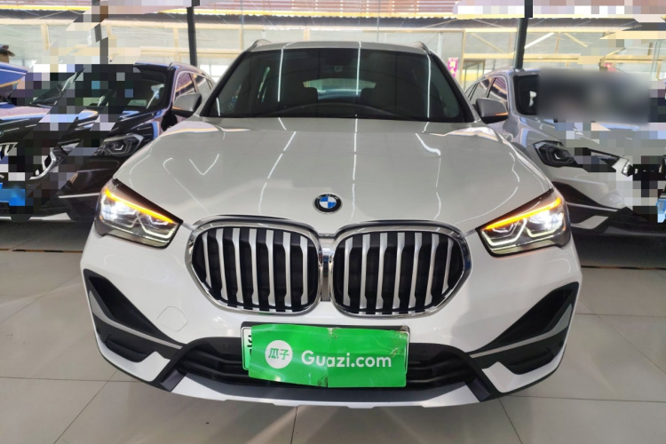 宝马X1新能源 2021款 xDrive30Le 尊享型车身外观2