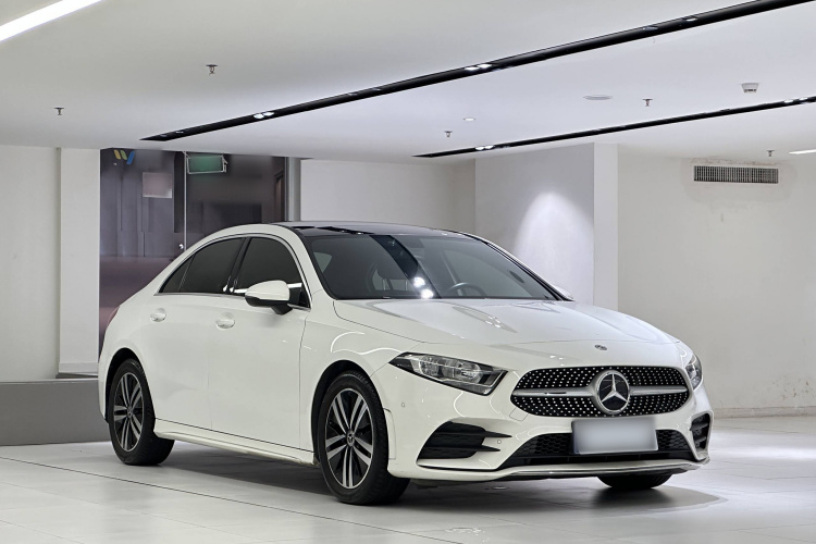 奔驰A级 2019款 A 180 L 运动轿车车身外观6002