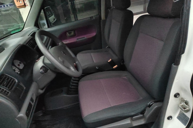 铃木 北斗星 2012款 创业版 1.0L 手动超越型中控内饰19