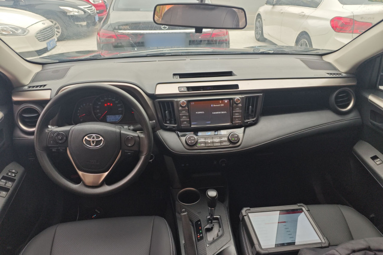 丰田 RAV4荣放 2015款 2.0L CVT两驱风尚版中控内饰12