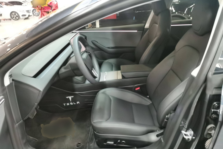 特斯拉 Model 3 2025款 后轮驱动版中控内饰19