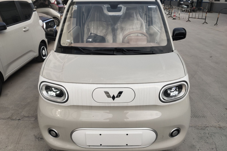 五菱汽车 宏光MINIEV 2024款 第三代 215km 青春版车身外观2