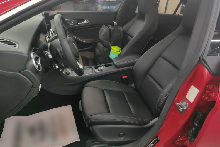 奔驰CLA 2018款 CLA 200 时尚型中控内饰19