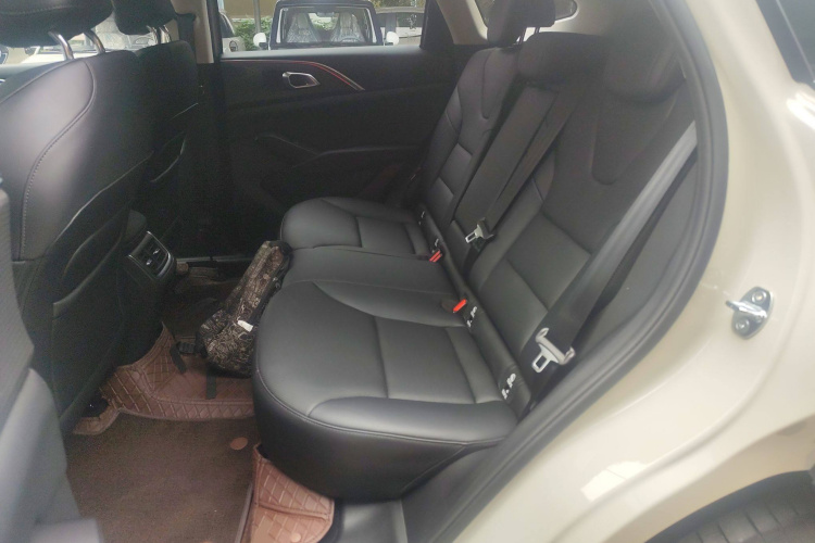 哈弗枭龙MAX 2025款 Hi4 165 Plus 长续航版中控内饰7004