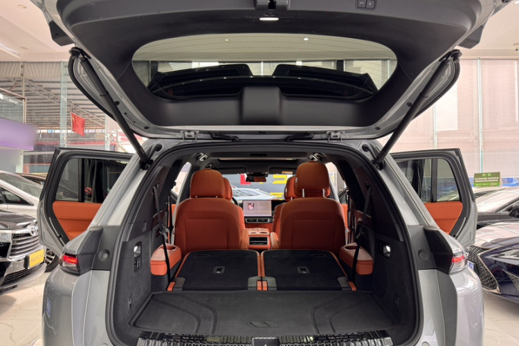 理想汽车 理想L8 2023款 Pro局部细节23