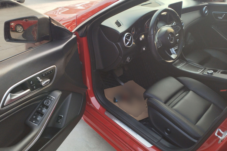 奔驰CLA 2017款 改款 CLA 200 时尚型中控内饰20