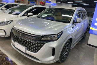 蓝电E5 2023款 1.5L DE-i 100KM臻享型 7座