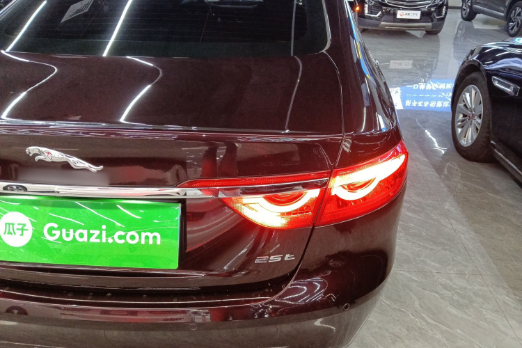 捷豹XFL 2018款 XFL 2.0T 250PS 豪华版车身外观6006