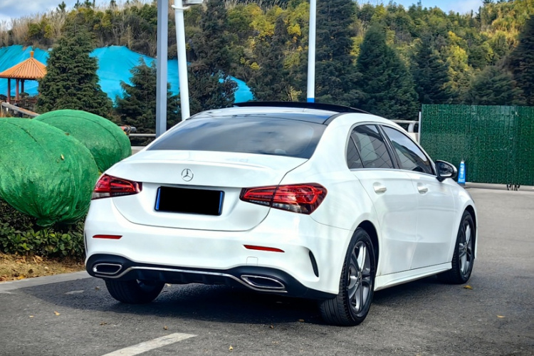 奔驰A级 2020款 改款 A 180 L 运动轿车特殊配置车身外观6001